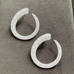 8 Other Reasons x Jill Jacobs white hammered flat acrylic hoop earrings